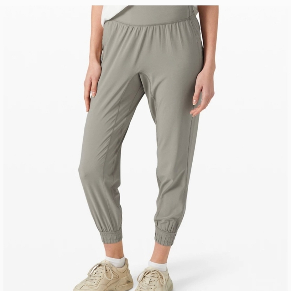 Lululemon Sun setter jogger Size 6